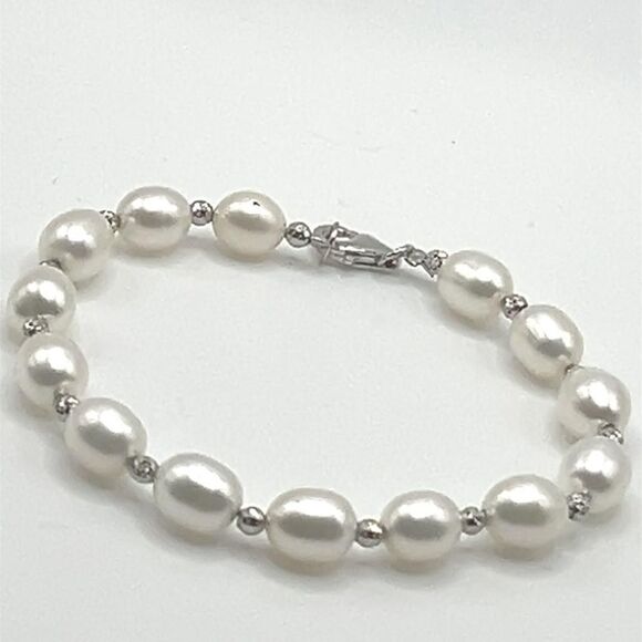 Girls Children Pearl and Rondelle Bracelet, Flower Girl Pearl Bracelet - Picture 1 of 6